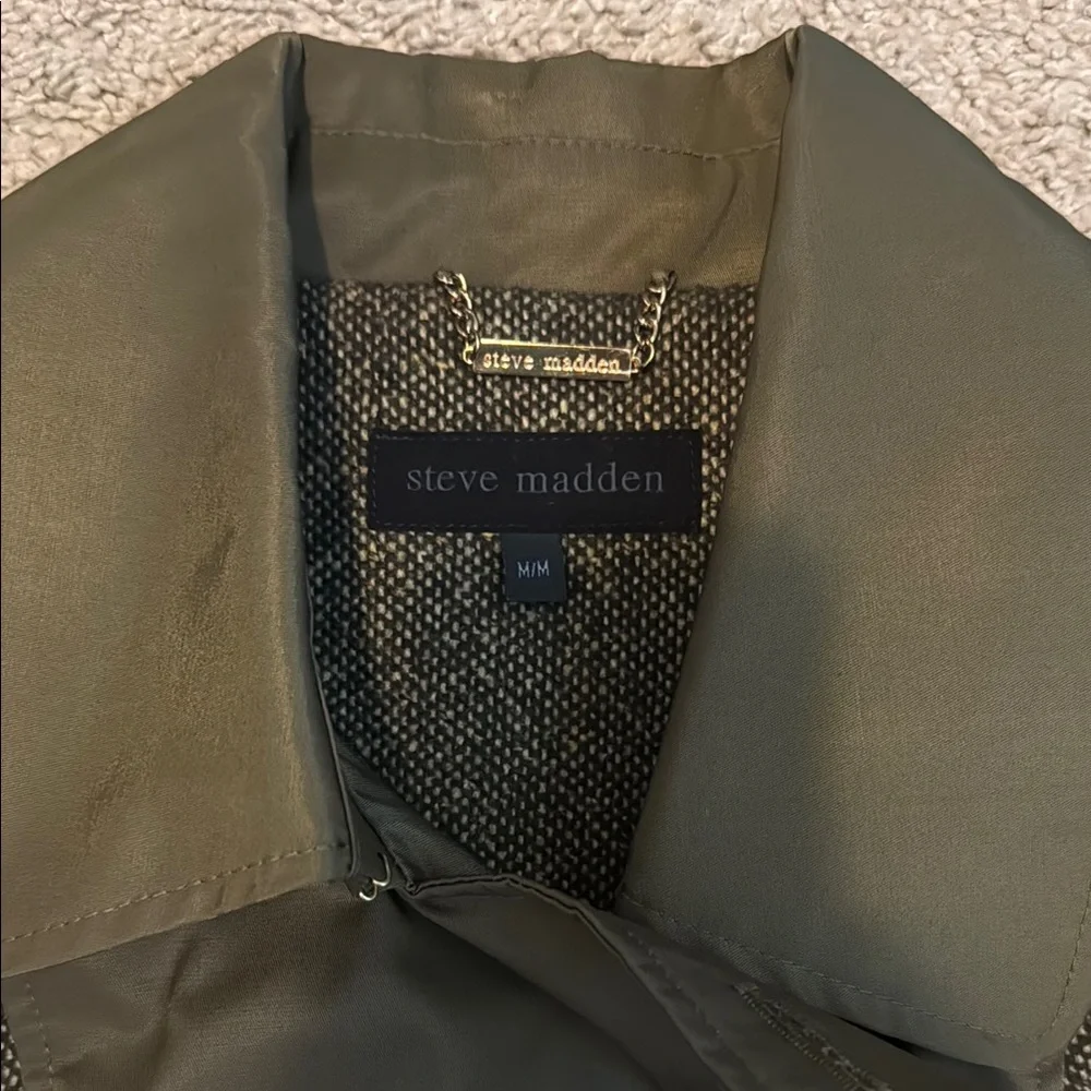 Steve Madden Green Trench Coat with Belted Waist - Picture 2 of 3